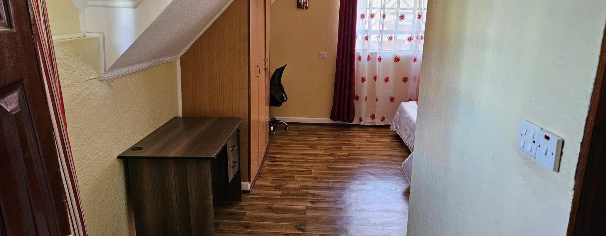 Holiday home Weavers Haven